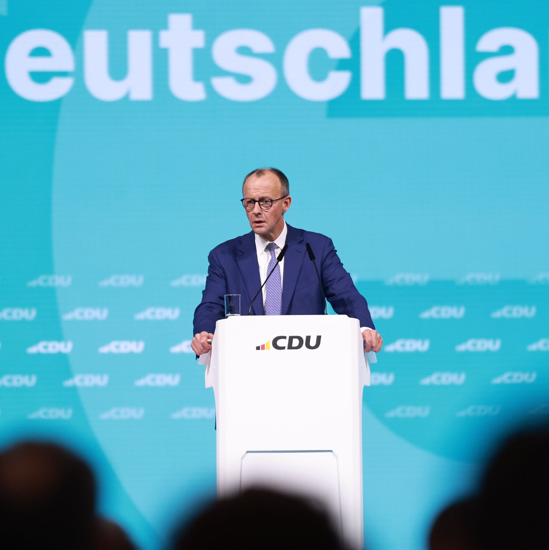 Germany’s Would-Be Chancellor Tries to Get Back on Cruise Control